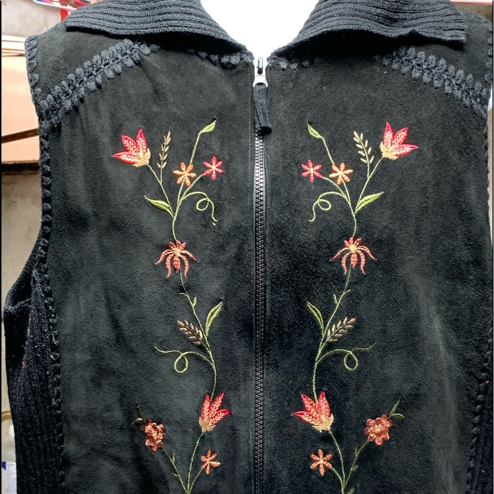 Suede and knit sweater vest with full zipper